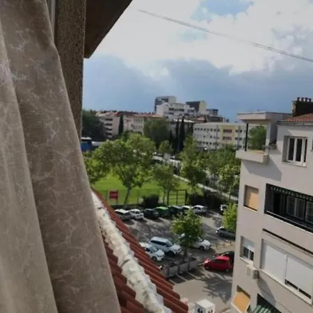 Apartment Central Perk - City Center Oasis Split
